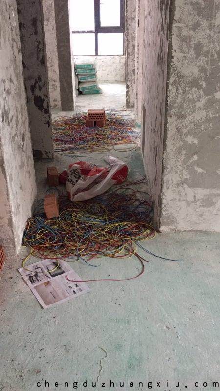 中粮鸿云业主家电线被盗